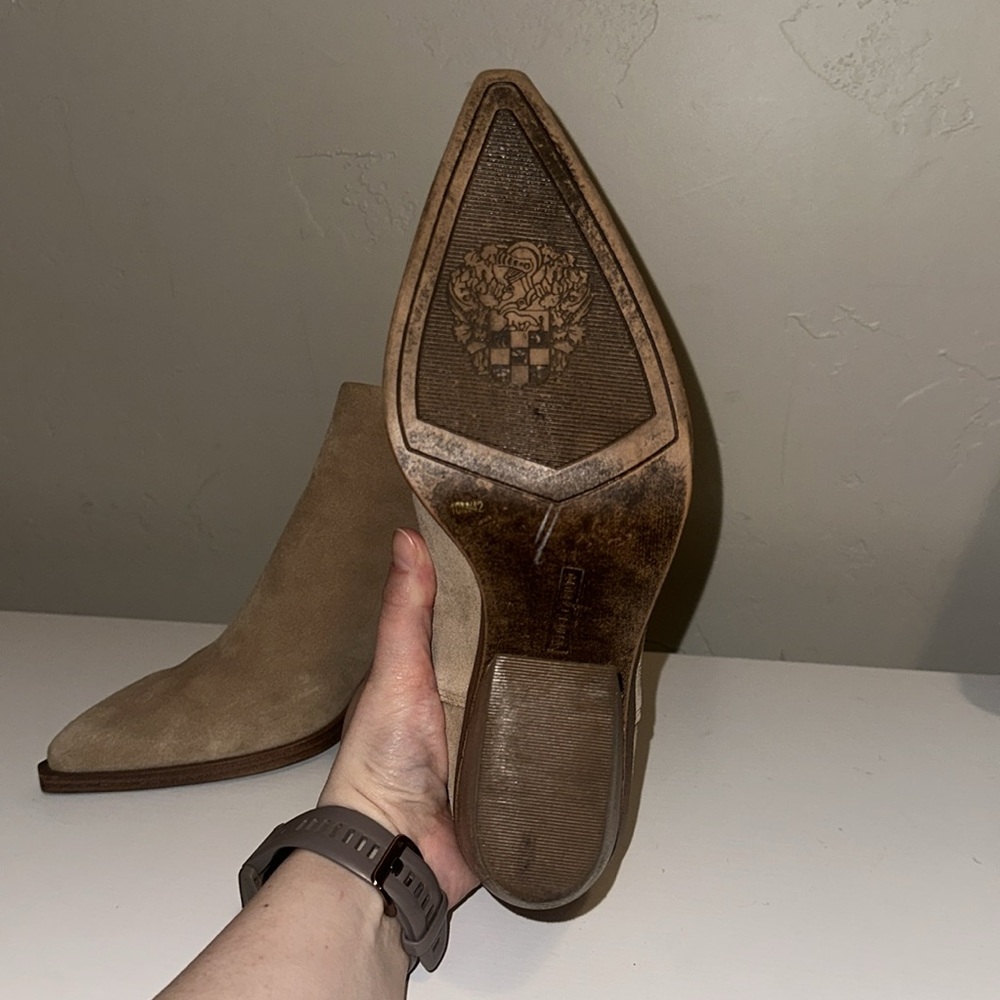 Vince Camuto Bibestie Women's Tan Ankle Boots Western Pointed Block Heel Size 10 - Picture 4 of 9